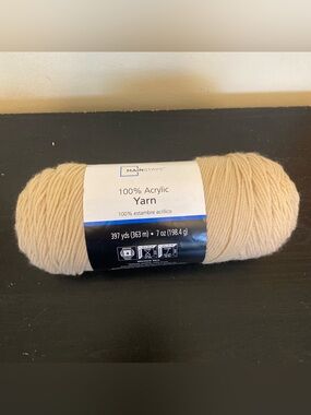 Mainstays Acrylic Buff Yarn Tan Beige Skein 397 Yards Lot 2024-06-005